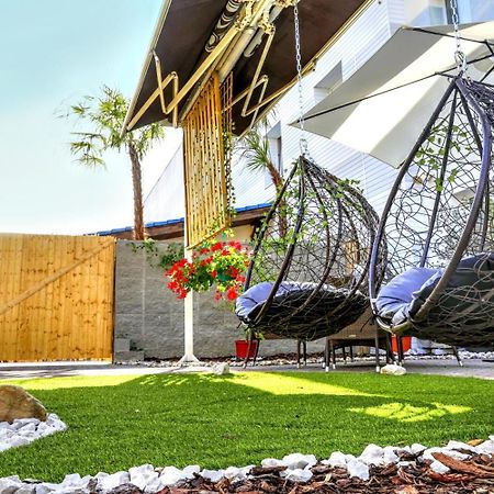 Ferrari Wellness Apartman Pardubice Buitenkant foto